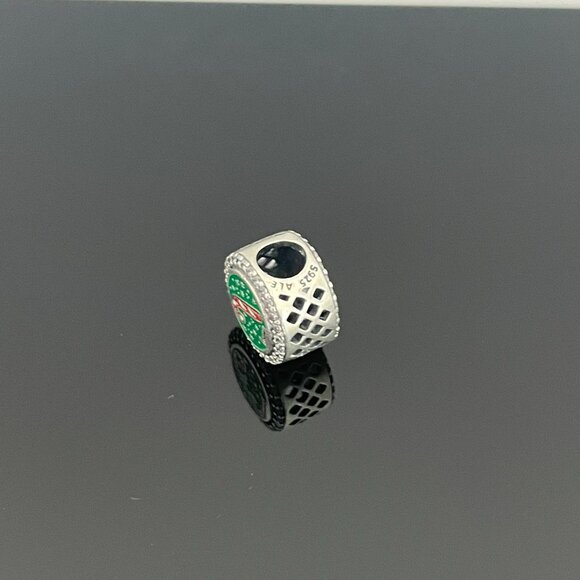 Disney Parks 2022 Merry Christmas Minnie Castle Candy Cane Pandora Charm - Picture 6 of 6